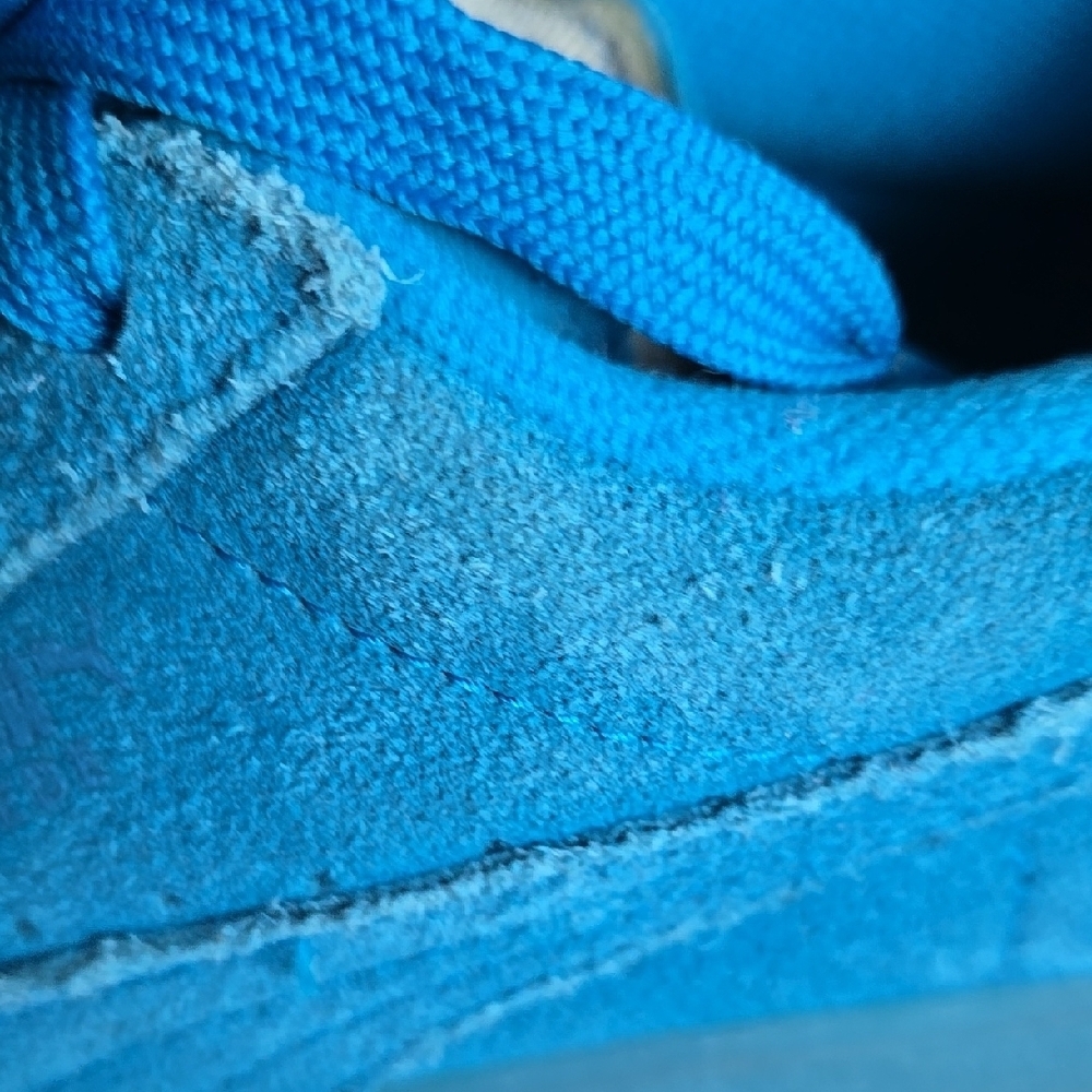 Puma Brand, Blue Kids Sneakers Youth Size 7. - Picture 4 of 12